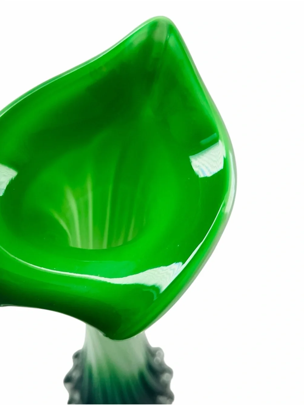 Art Glass Calla Lilly Jack in the Pulpit Cased Green White in Clear Vase